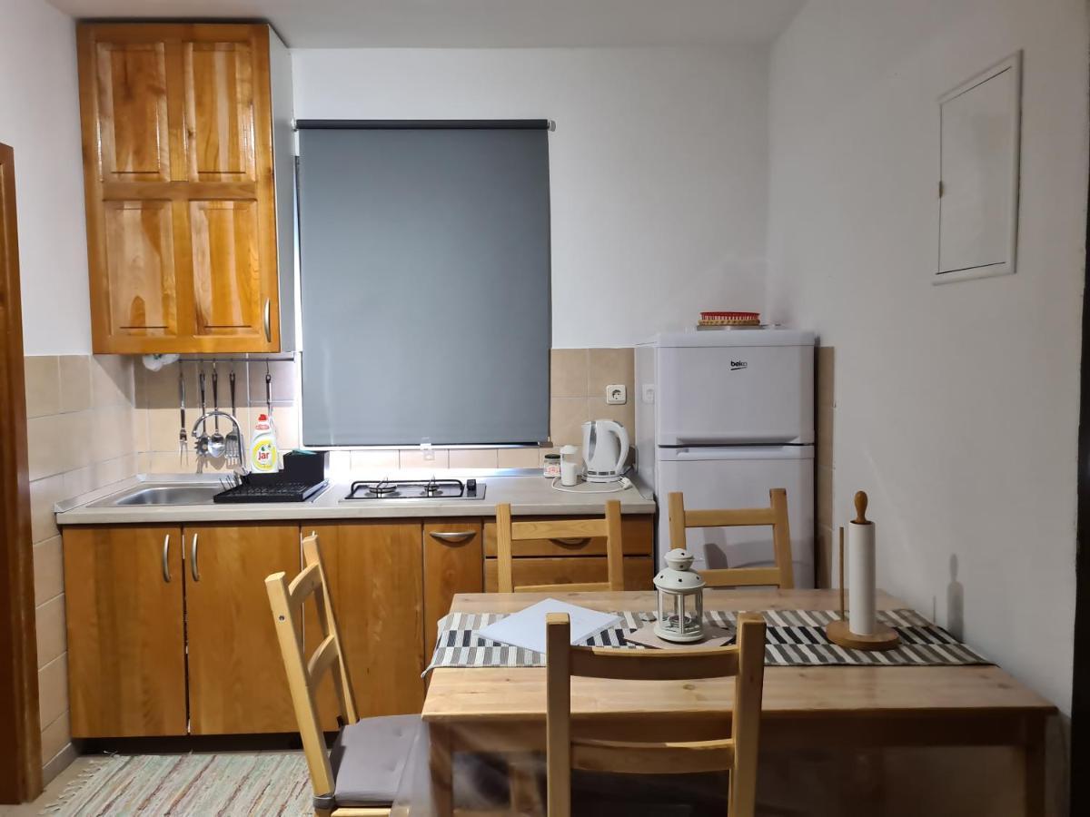 Apartmani Bellevue Vir Exterior photo